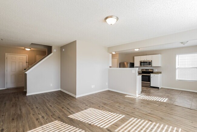 Photo - 8747 Hosta Way