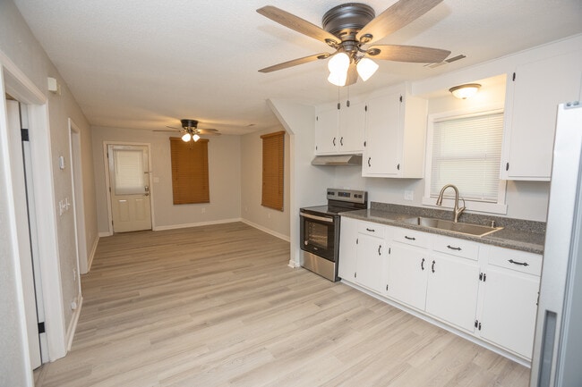 Photo - 917 Harding St