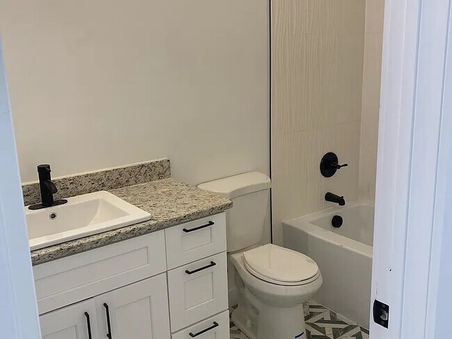 Photo - 445 Liberty St