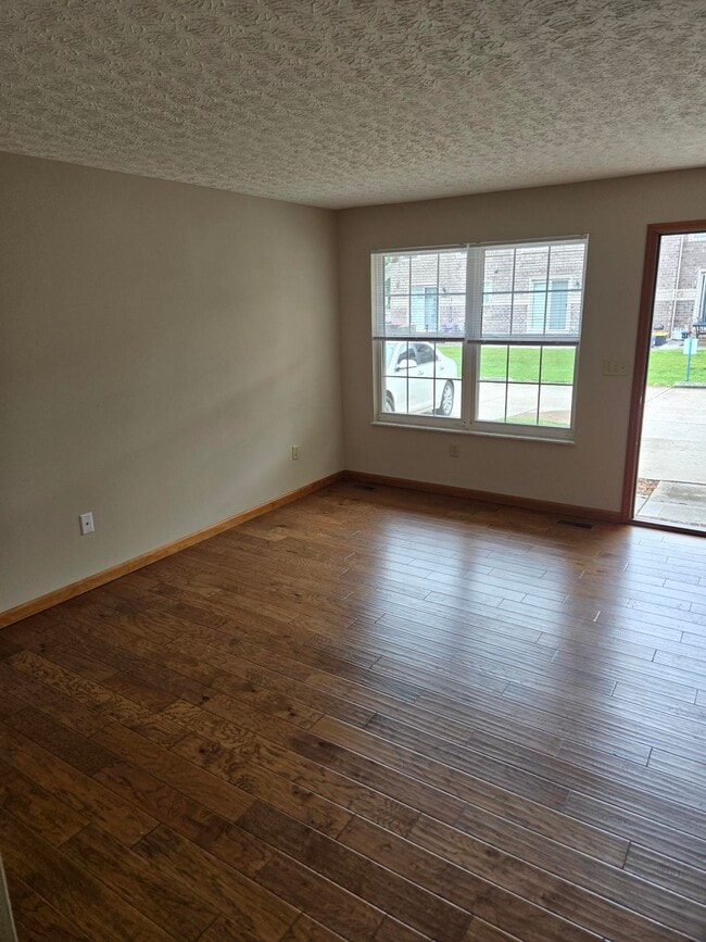 Photo - 1757 N Keebler Ave Unidad 1757