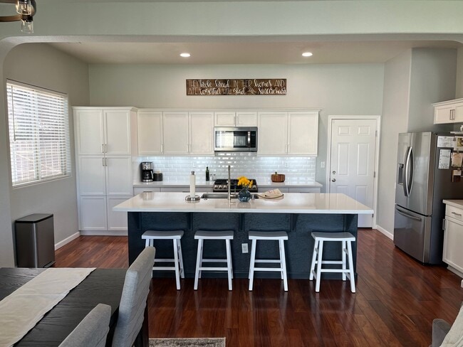 Photo - 645 W Fremont Ave