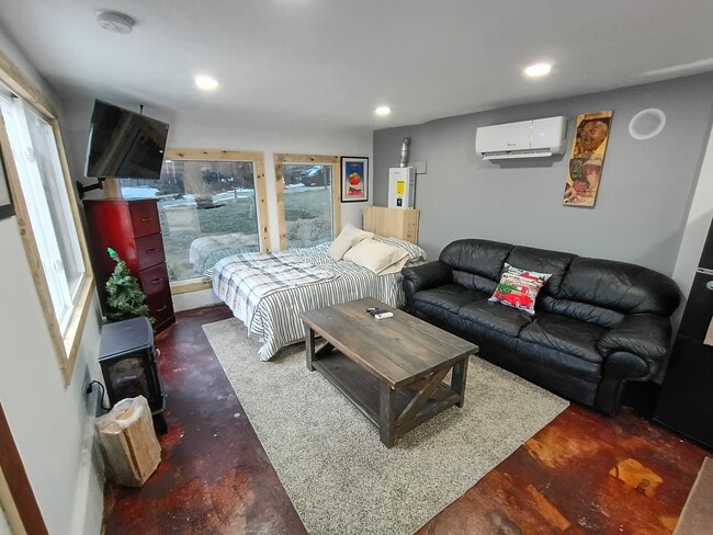 Photo - 1125 Molitor Rd