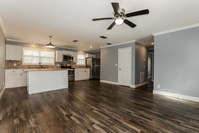 Photo - 1209 NE 6th Ct