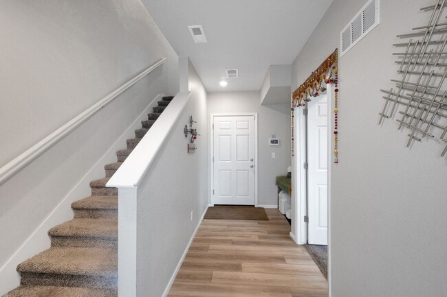 Photo - 16582 Shoshone Pl