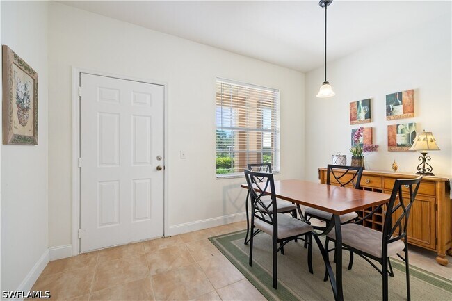 757 Wiggins Lake Dr Unit 106