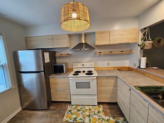 Photo - 8 Franklin Square