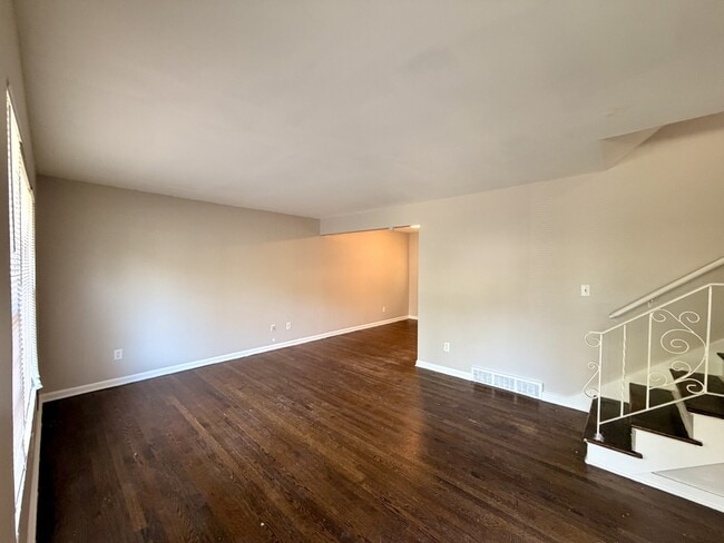 Building Photo - 7346 Wayne Ave