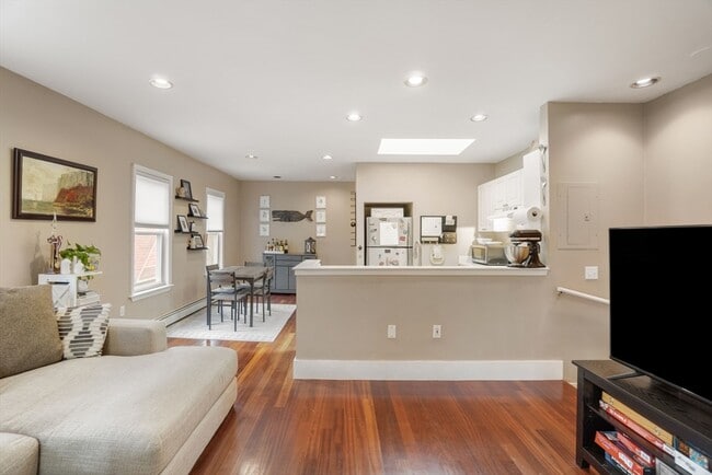 Photo - 31 Regent St Unit 3R