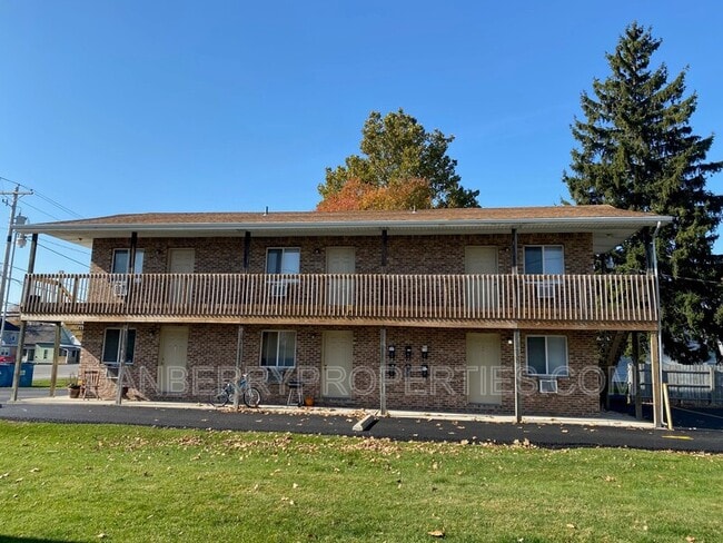 Building Photo - 319 Frazer St