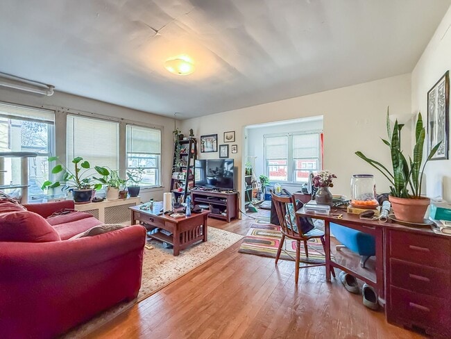 Photo - Charming & Convenient 2 Bedroom Near UIUC – Great Location!