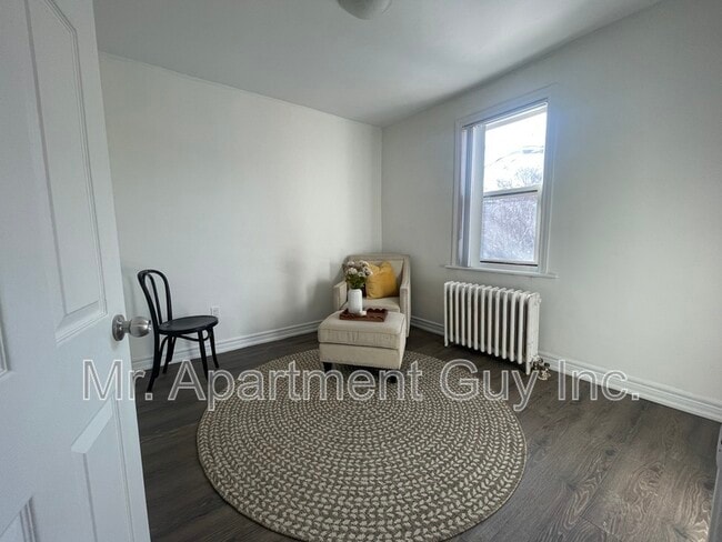 Photo - 2 Balsam Ave S Unit Suite 11