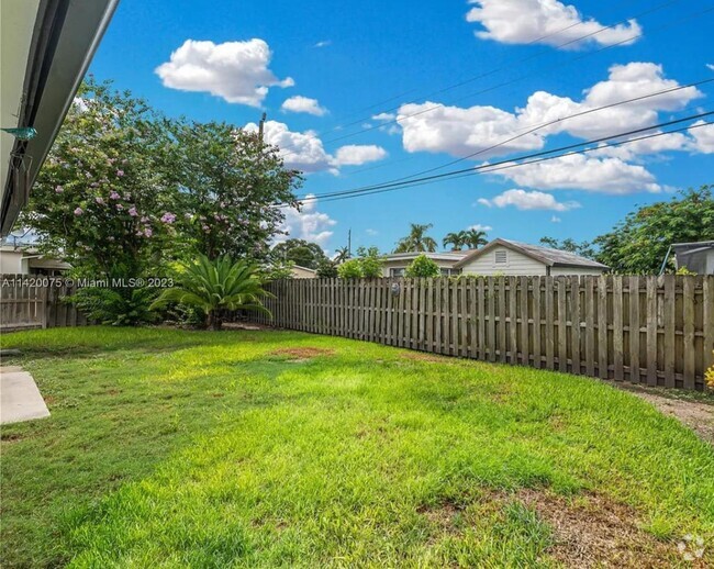 Building Photo - 9720 Bel Aire Dr Rental