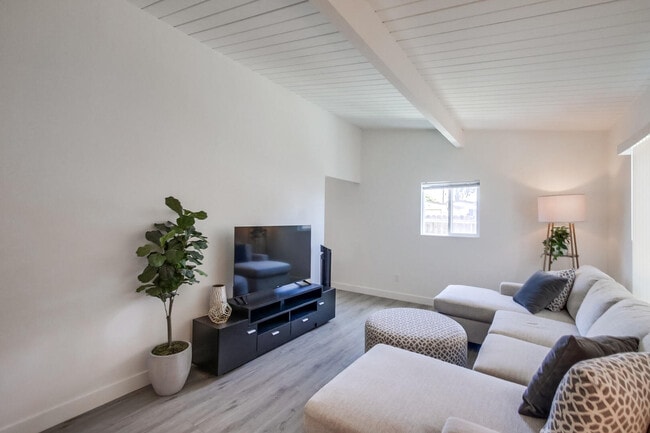 Photo - 4114 Fond du Lac Ave