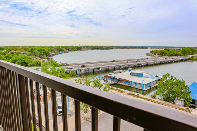 Photo - Dolce Vita Lakeside