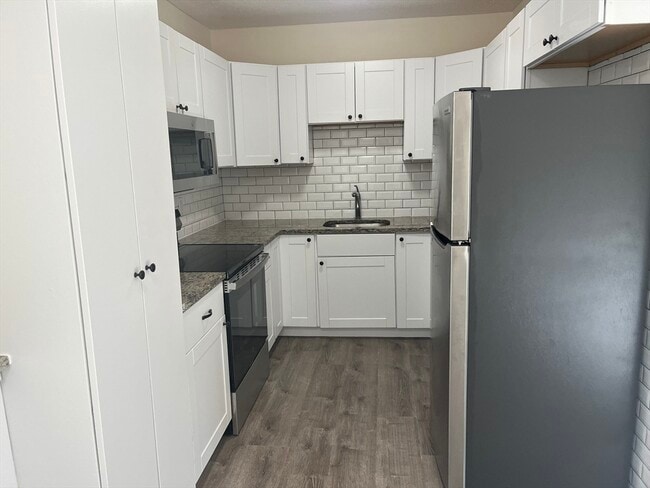 Photo - 221 Rock St Unit F1