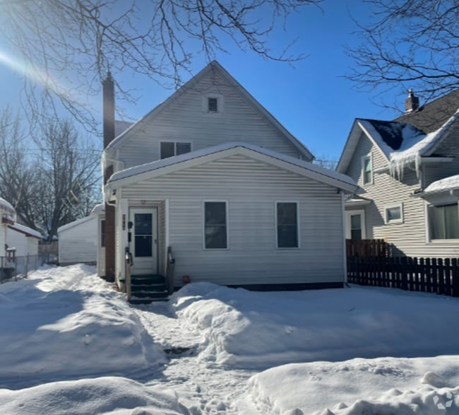 Building Photo - 1212 Bush Ave Unit 1212 Bus Ave Upper Rental