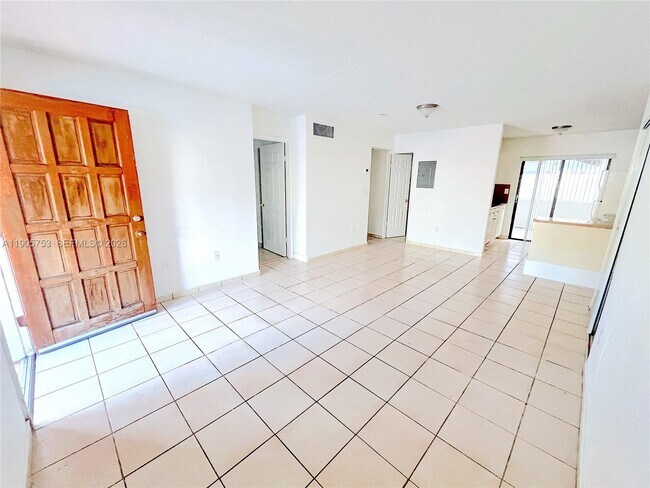 Photo - 2740 W 63rd St Unit 104