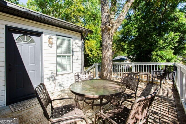 Photo - 1583 Elixir Ave SW