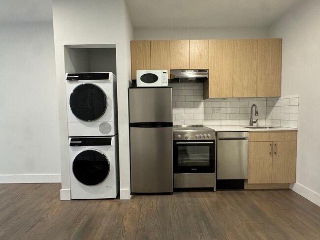 Building Photo - 276 Newbury St Unit 10 Rental