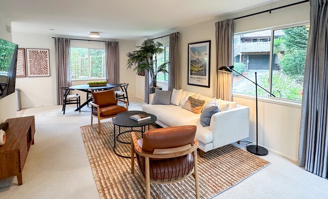 Building Photo - 550 Browning St Unit A