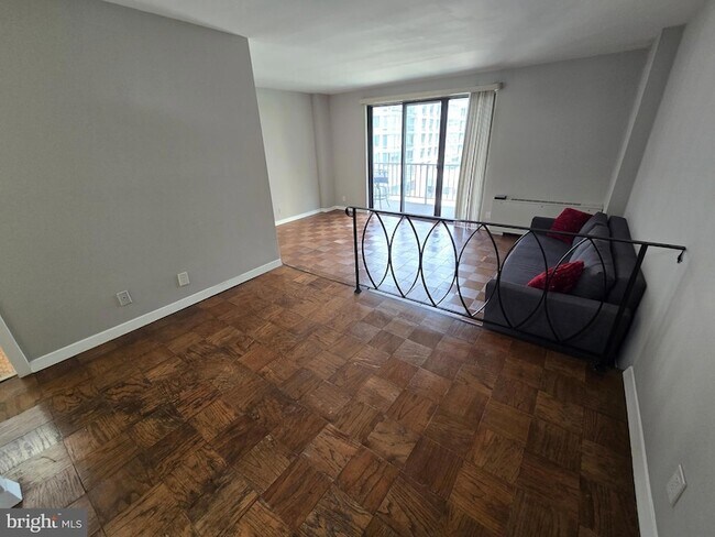 2201 L St NW Unidad 817
