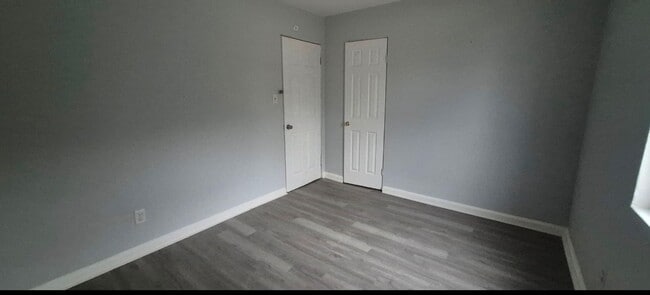 210 N Cherrywood Ave Unit 1