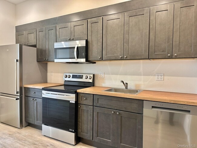 Photo - 362 W Merrick Rd Unit 203