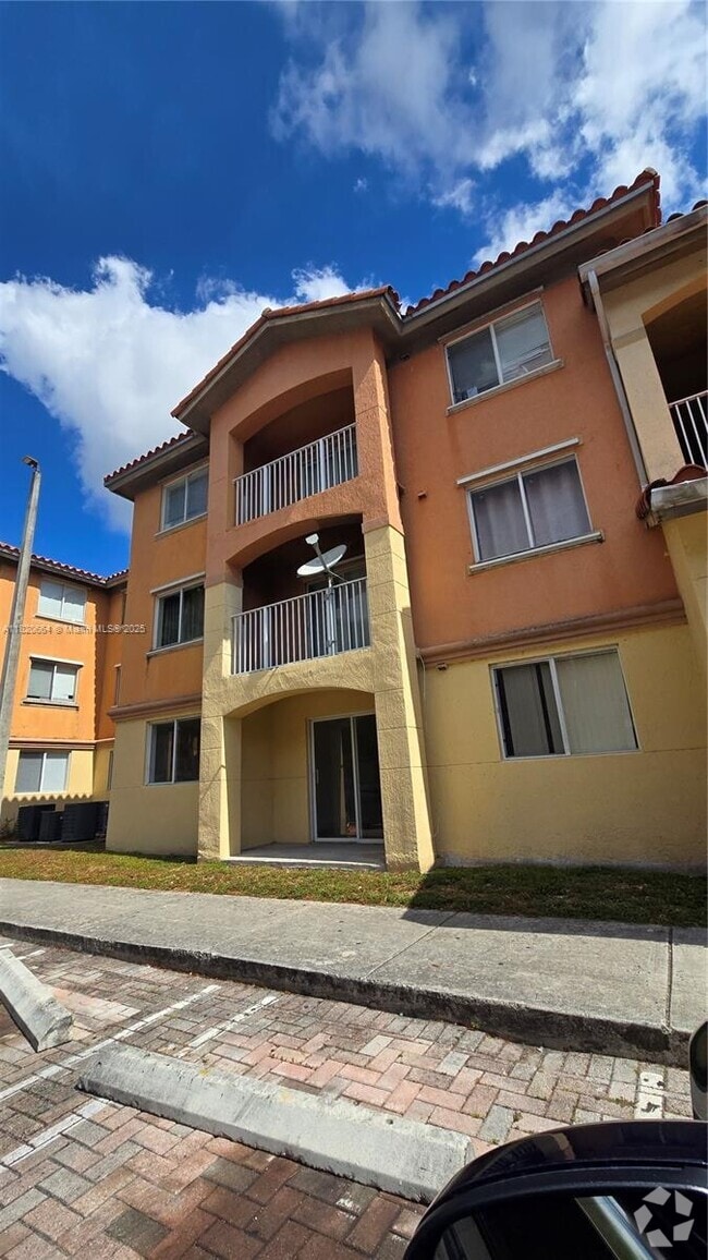 Building Photo - 17602 NW 25th Ave Unit 107 Rental