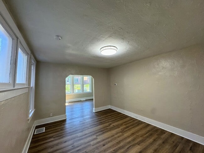 Photo - 1680 Potomac Ave Unidad 1