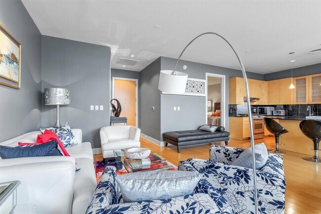 Photo - 555 E 5th St. Condo Unit 825