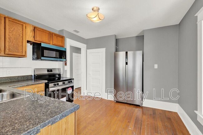 Photo - 611 S Grove St Unit Apt 2