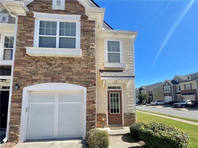 Photo - 2090 Lakeshore Overlook Dr