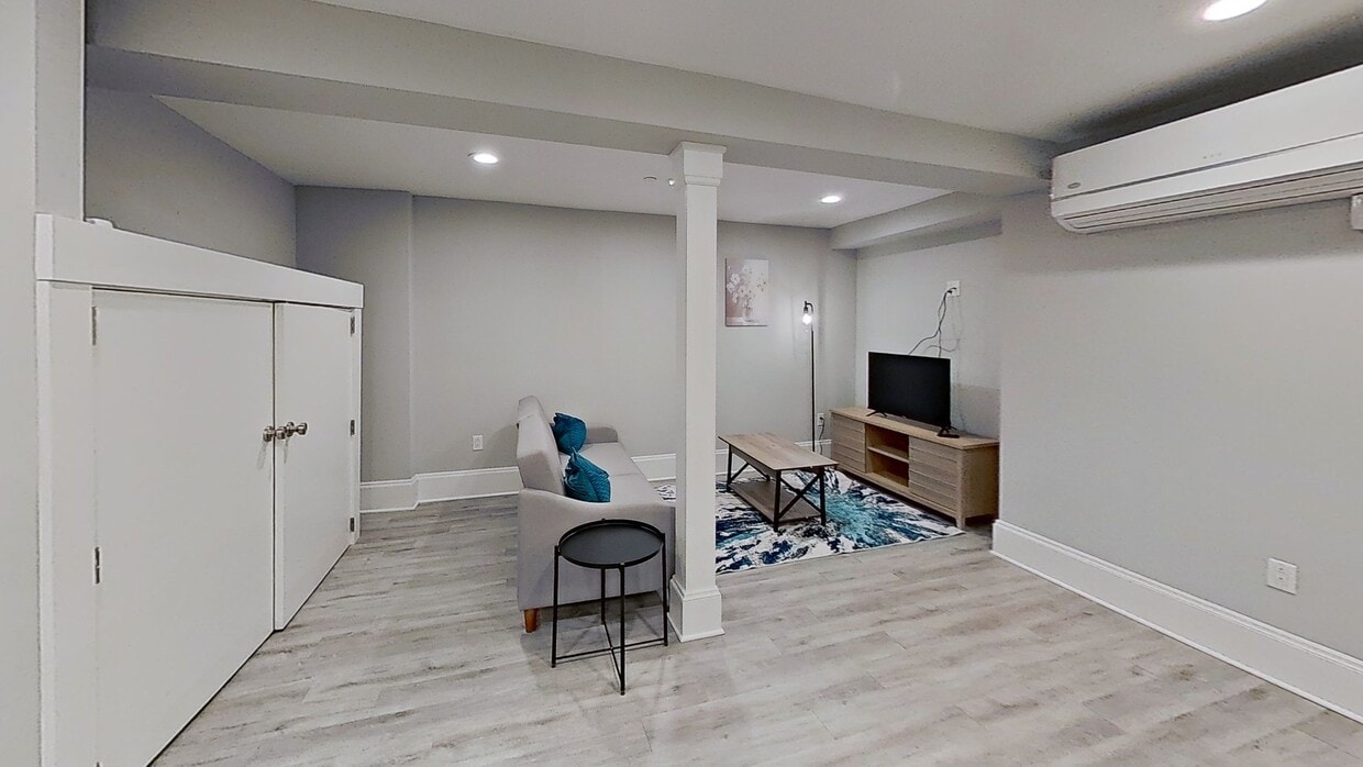 Photo - Private bedroom in 4 bed/2 bath Home