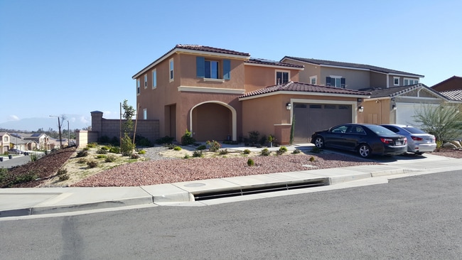 Building Photo - 36500 Acanthus Dr