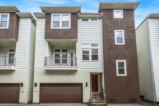 Building Photo - 1113 W 18th St