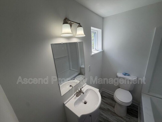 Photo - 508 Buckley St