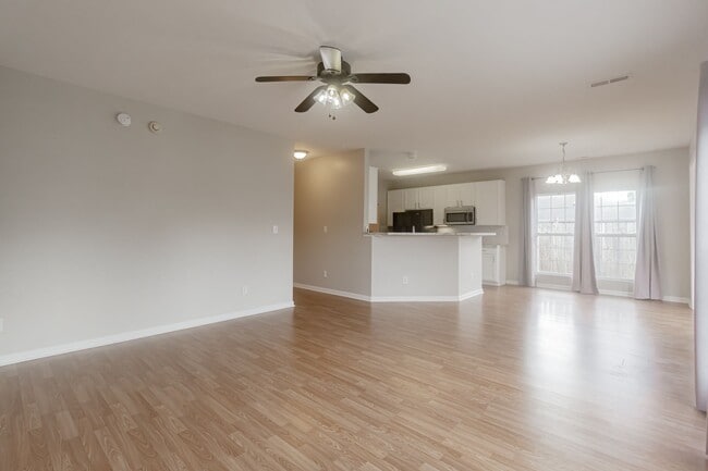 Photo - 125 Cloverwood Dr SW