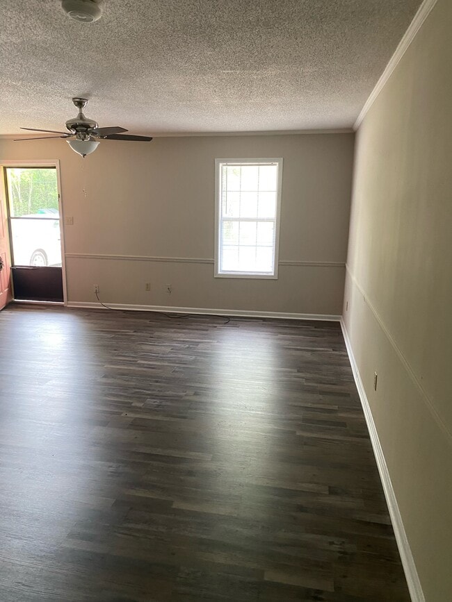 Photo - Oakwood Village Apartments