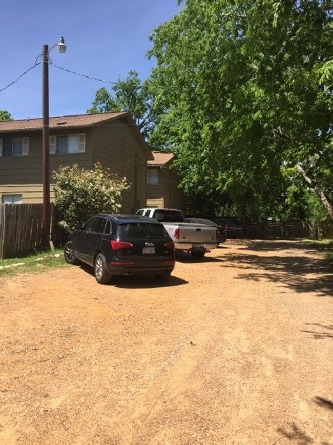 College Station - Northgate area -1 bedroo... - College Station - Northgate area -1 bedroo... House