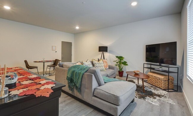 Building Photo - The Classic @ The Madison Unit 211 Rental