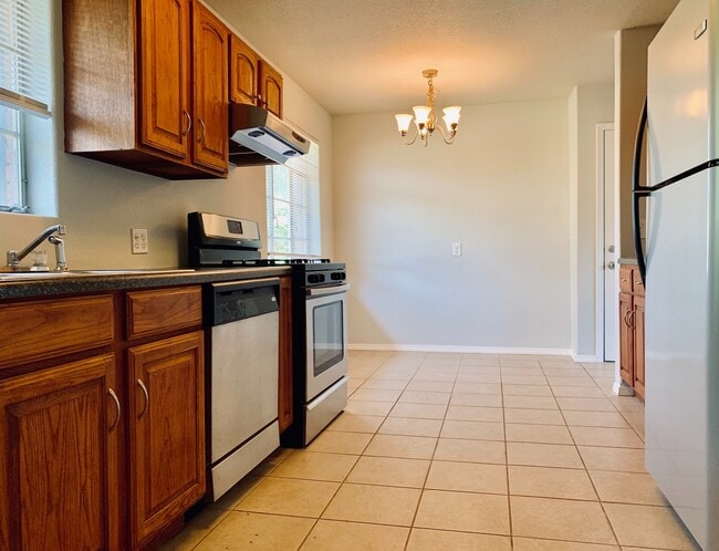 Photo - MI Awesome 3BD 2BA Home with HUGE Primary Bedroom in Lakewood Addition!!