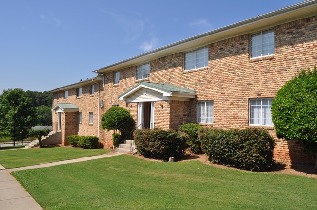 Brentwood Meadows - Brentwood Meadows Apartments