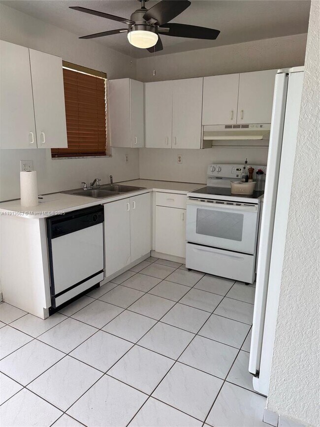 Photo - 6985 W 29th Ave Unidad 206 Rental