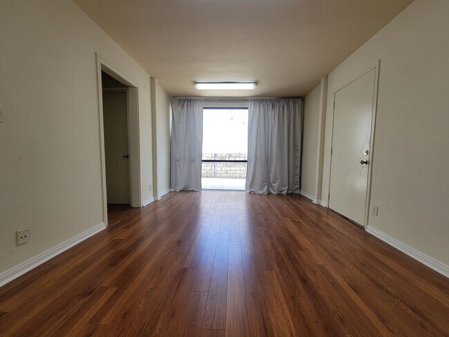 5165-5165 1/2 Santa Monica Blvd Unidad 5165 1/2 Unit B
