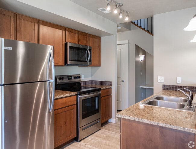 Building Photo - Cantabria Townhomes
