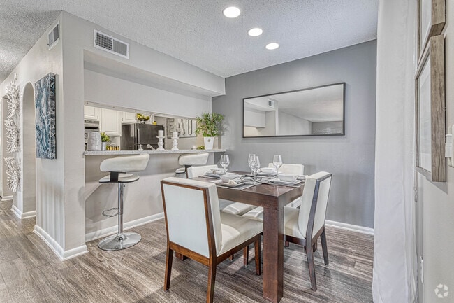 2BR, 2BA - 1066SF - Enclave at Lake Ellenor