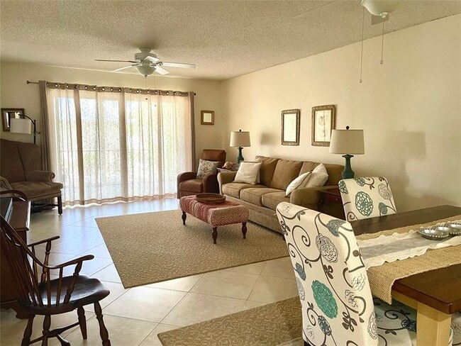 Photo - 4629 Poinciana St Unidad 215