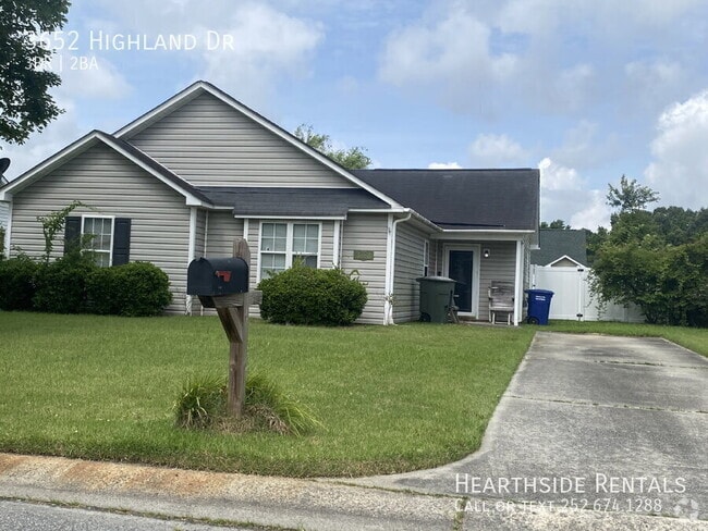 Building Photo - 3652 Highland Dr Rental