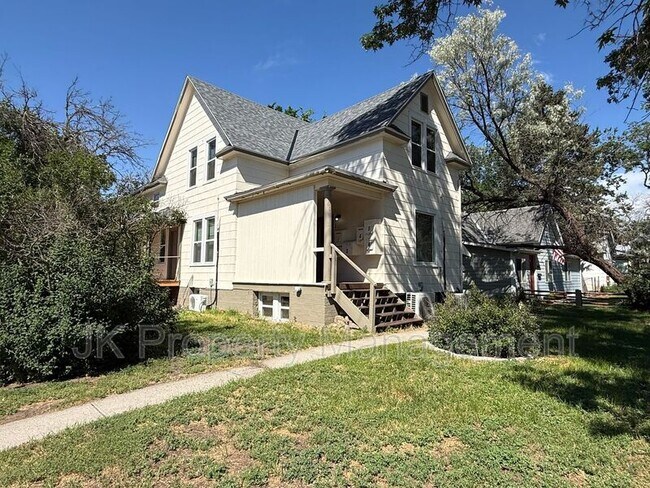 601 5th Ave S Unit 02