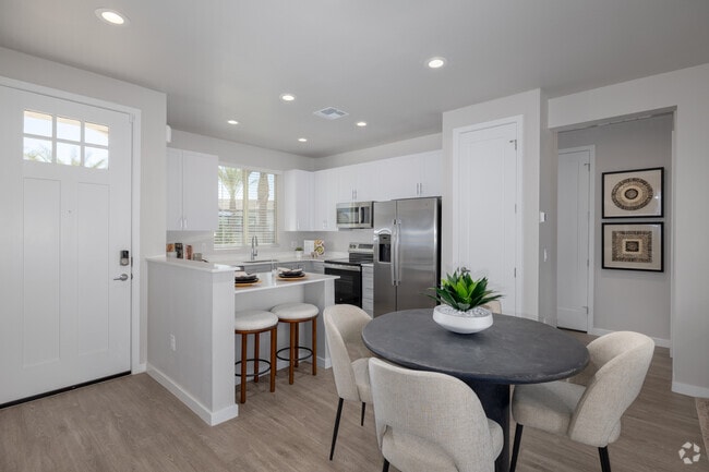 2BR, 2BA - 1,011SF - Kitchen